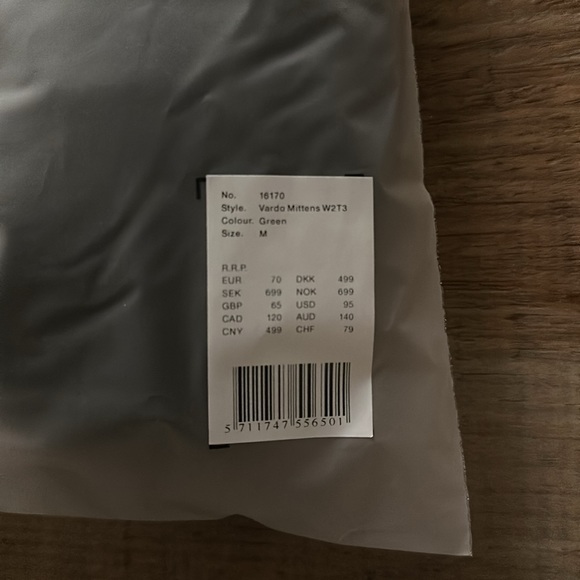 Vardo mittens medium rains new with tags - Picture 4 of 4